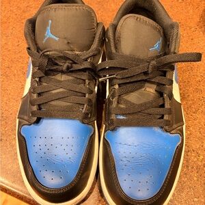 Jordan Men's Sneakers in Black and Blue